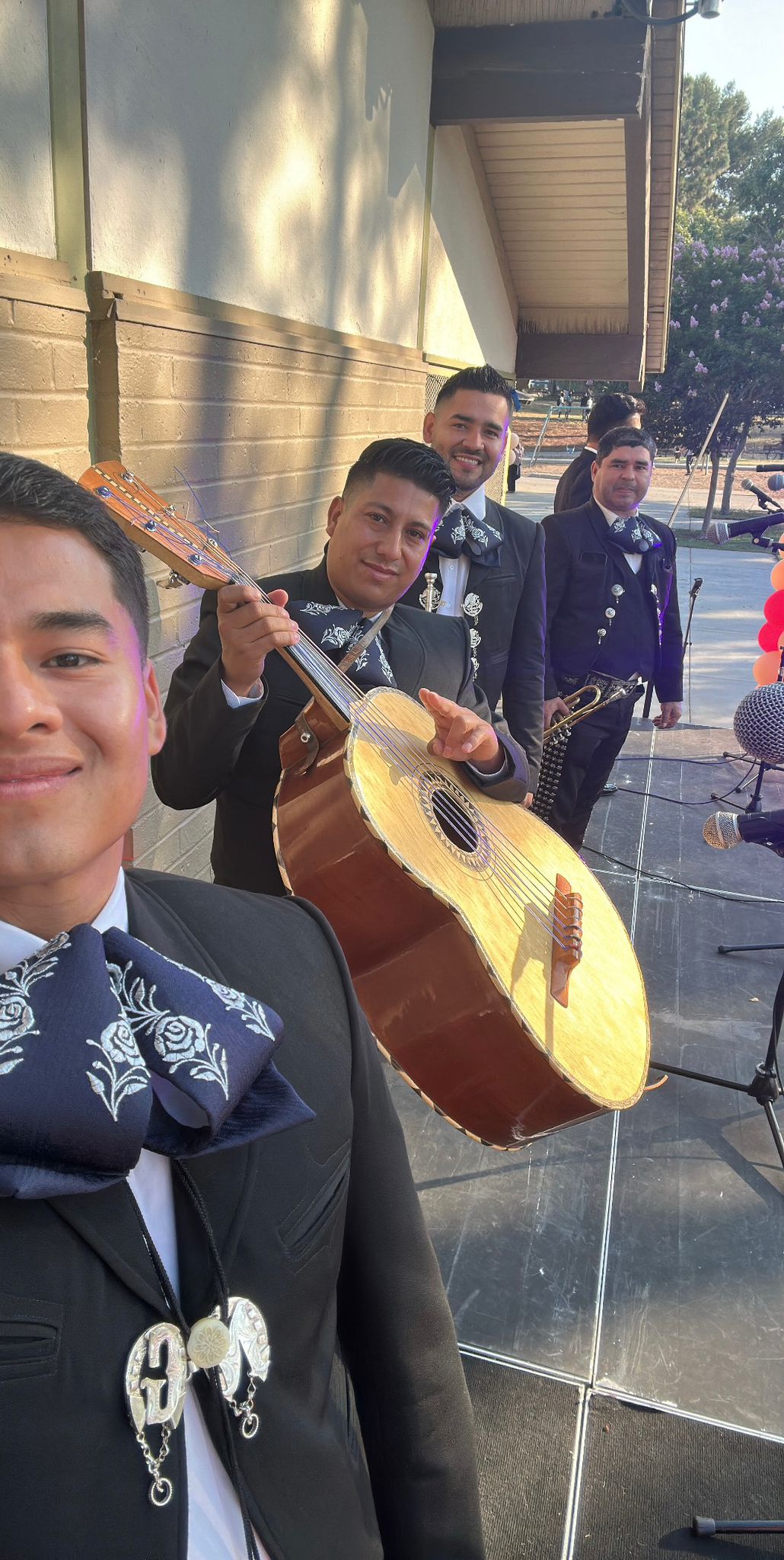 Foto 2 de Mariachi Aztlan